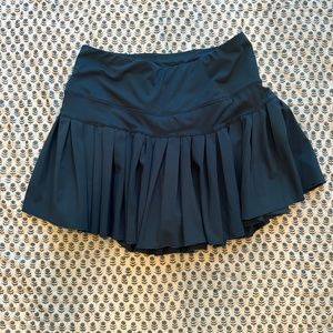 Gold hinge tennis skirt